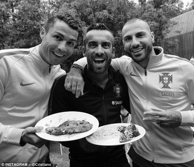 Who is the Best Friend of Cristiano Ronaldo? photo 7