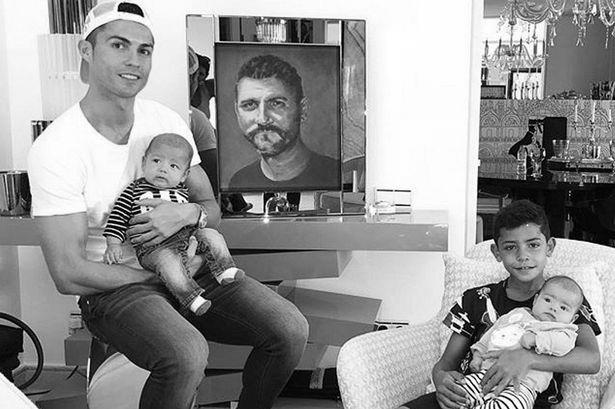 Is Cristiano Ronaldo the Father of Twins? photo 4
