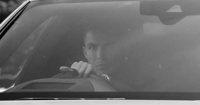 Ronaldo Travelling Back to England to Hold Talks With Man Utd Over Future photo 0